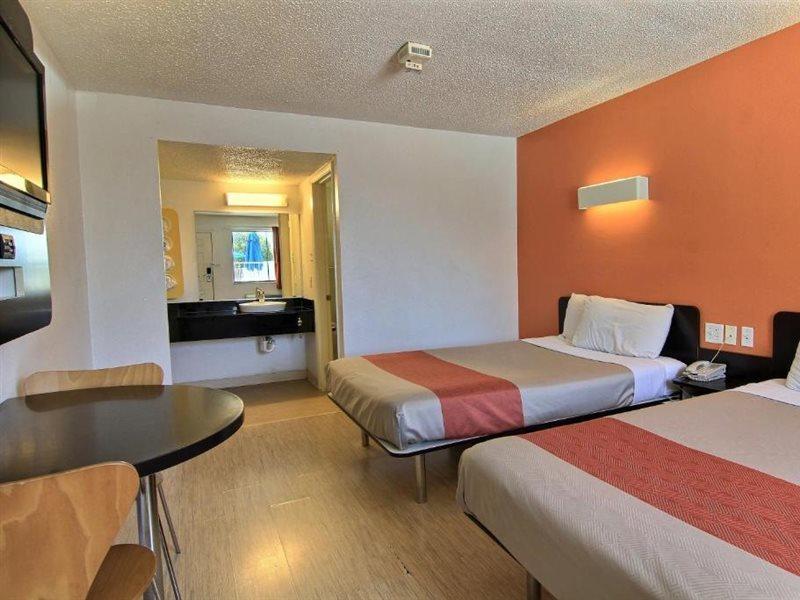 Motel 6-Austin, Tx ภายนอก รูปภาพ