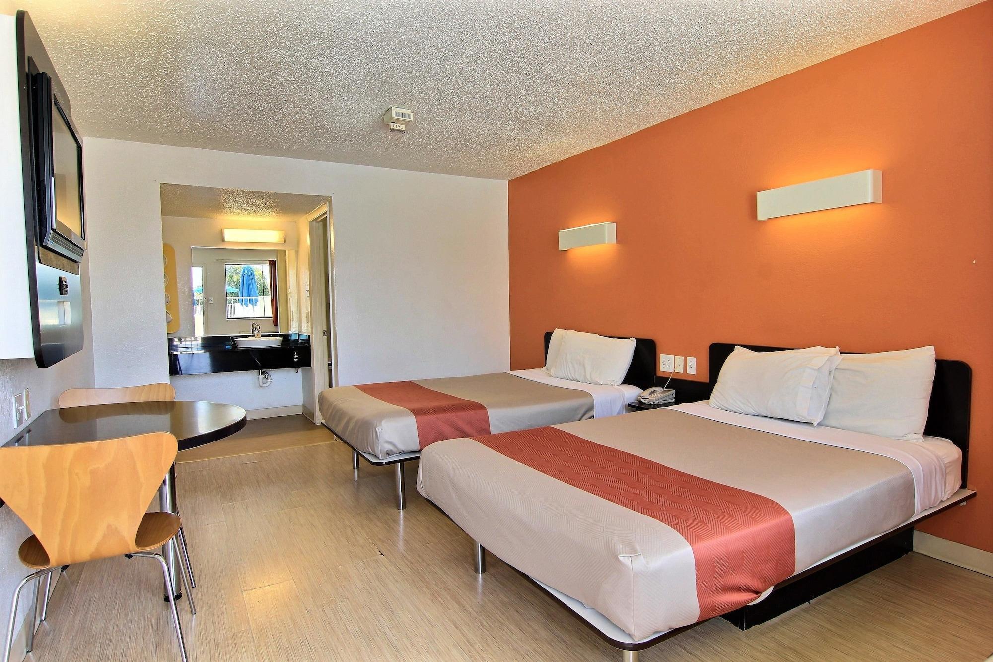 Motel 6-Austin, Tx ภายนอก รูปภาพ