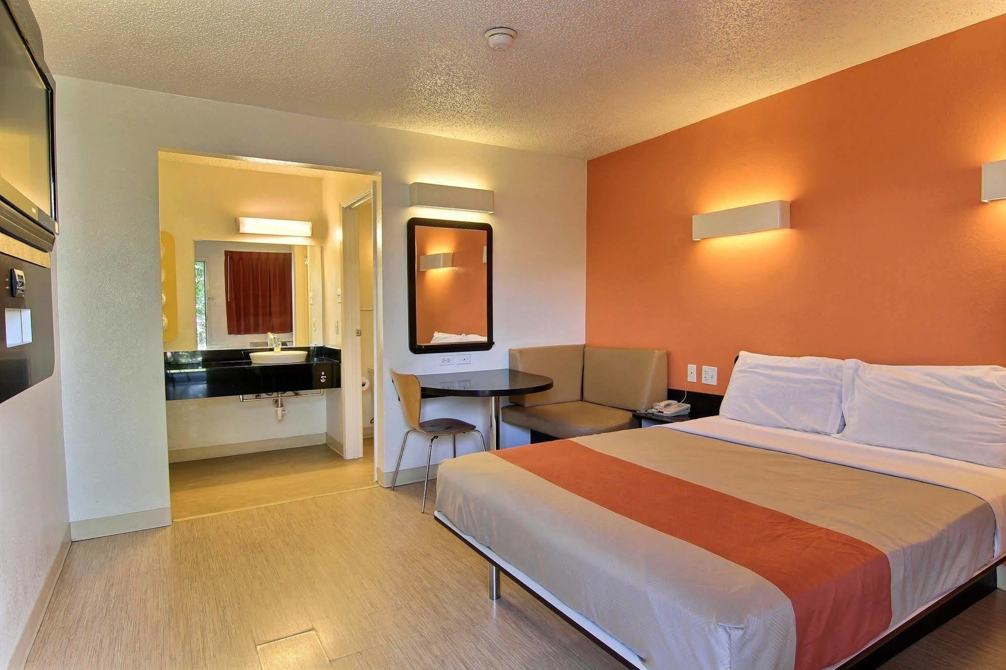 Motel 6-Austin, Tx ภายนอก รูปภาพ
